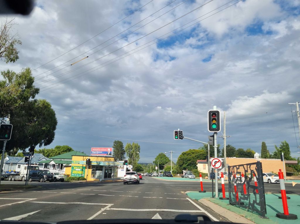 Street view near Queen Victoria Parade