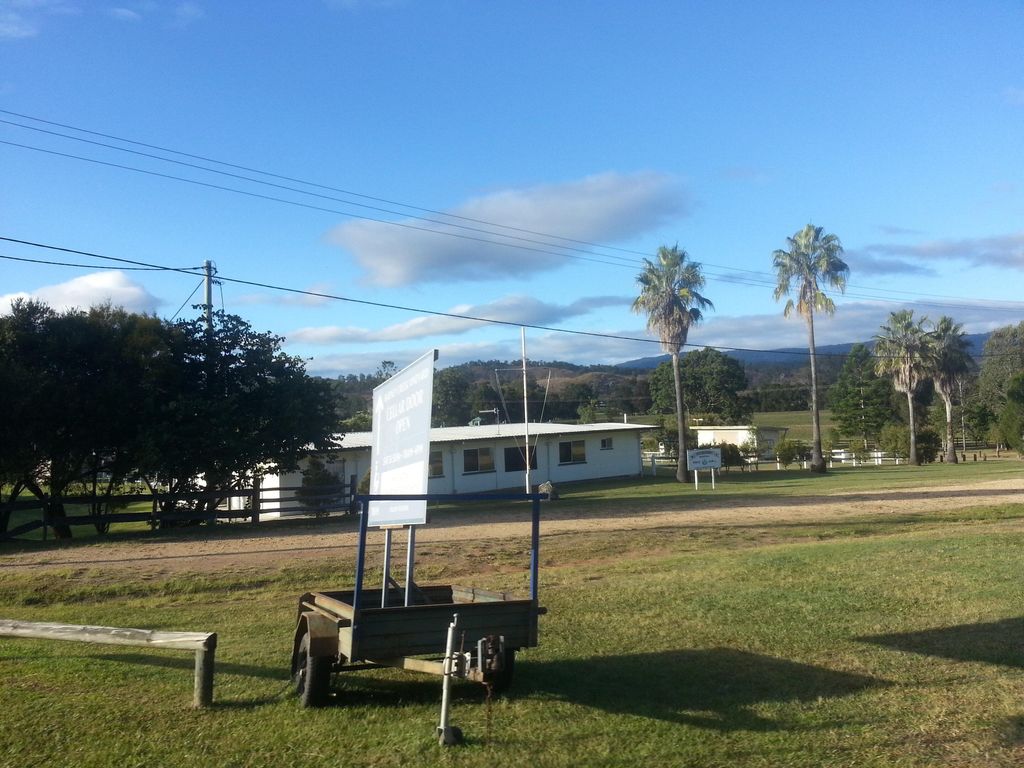 Street view near Mount Lindesay Highway