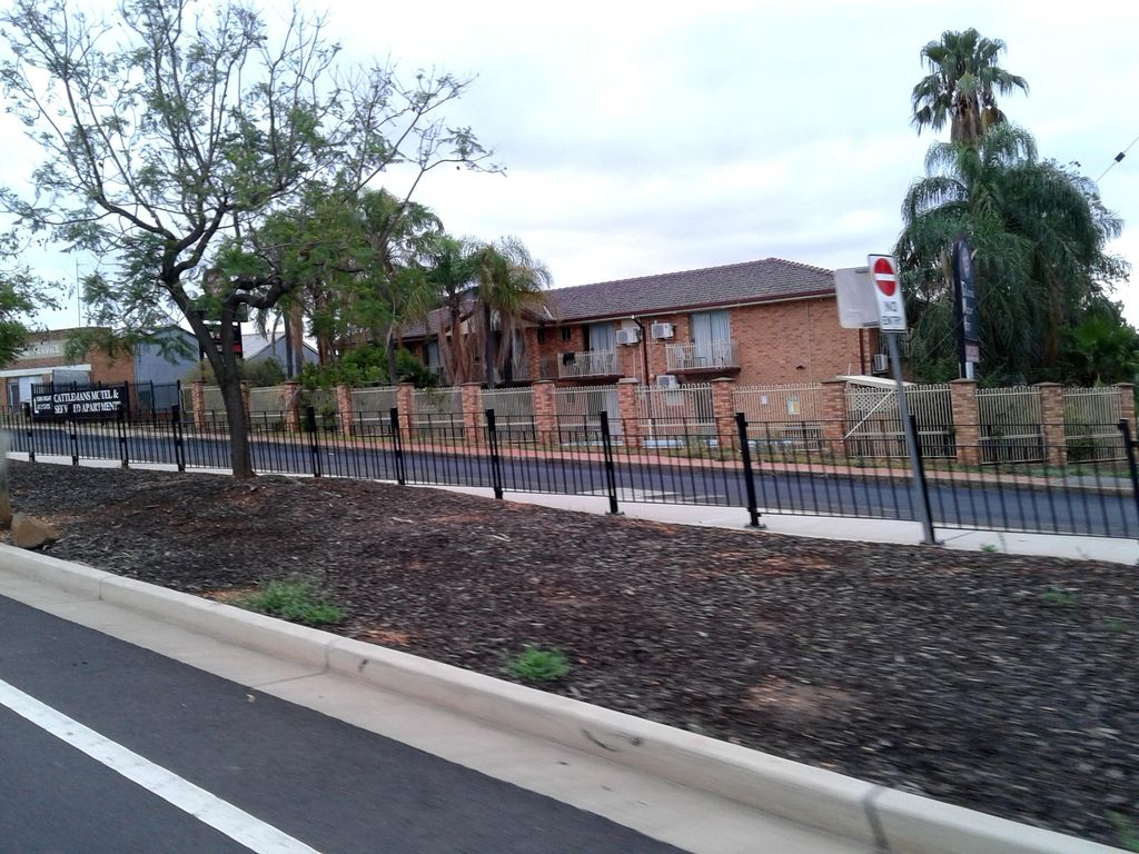 Street view near Victoria Street