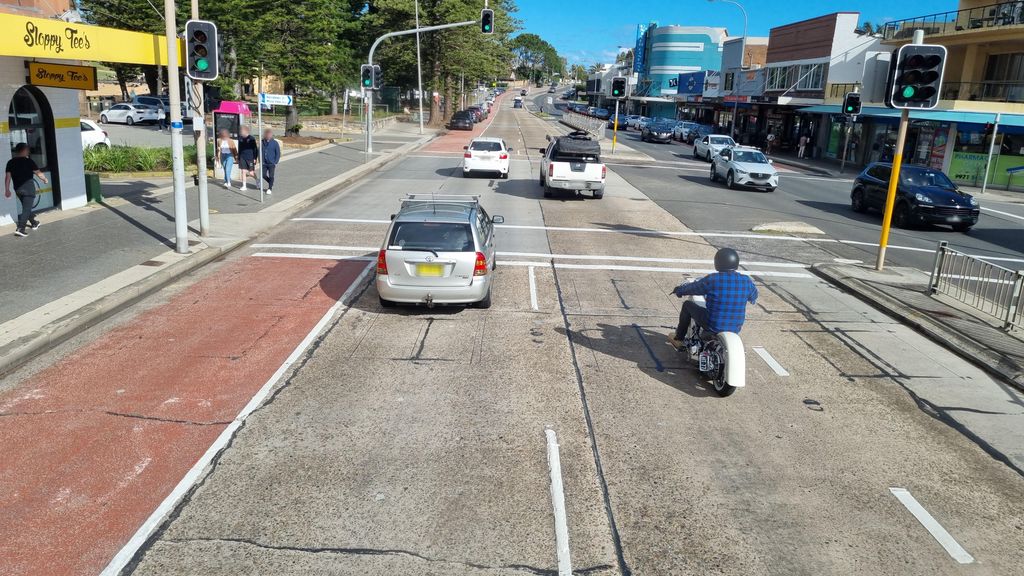 Street view near Collaroy Street