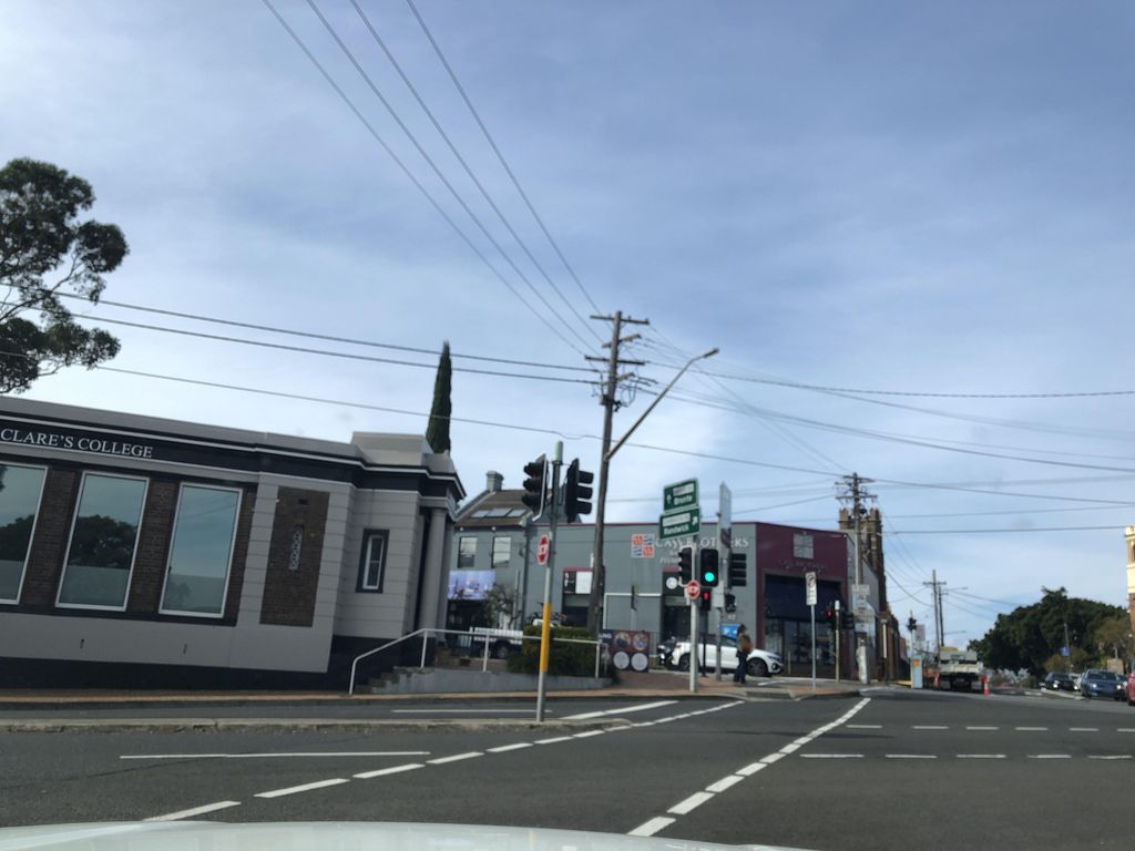 Street view near Victoria Street