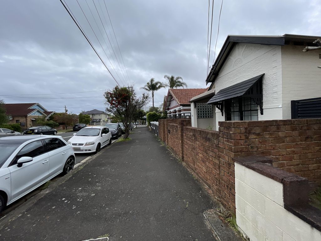 Street view near Howard Street