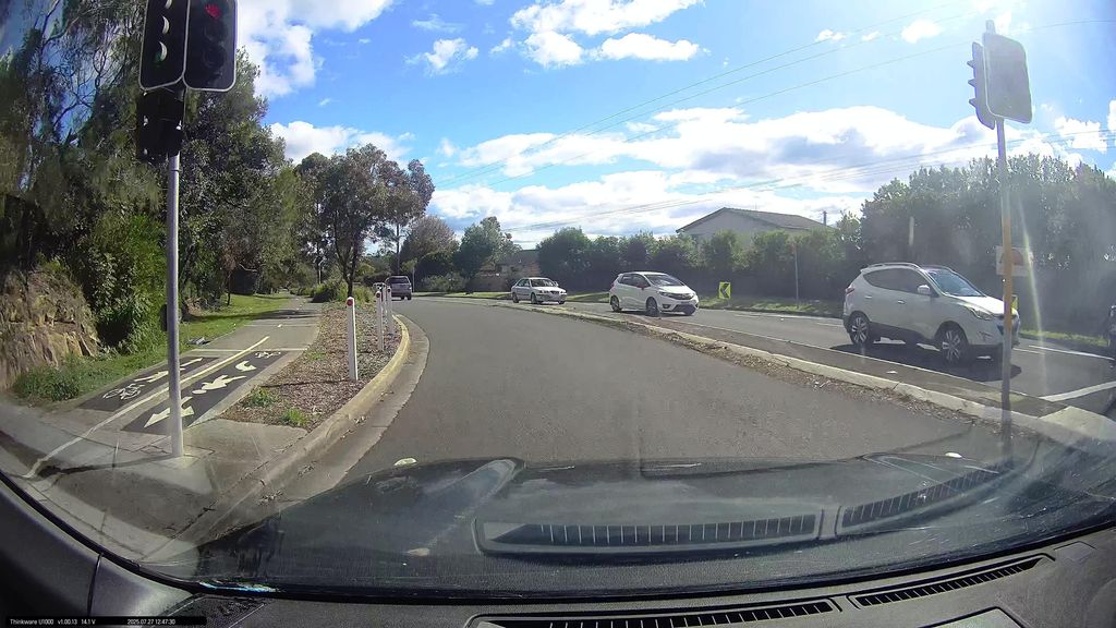 Street view near Akuna Avenue