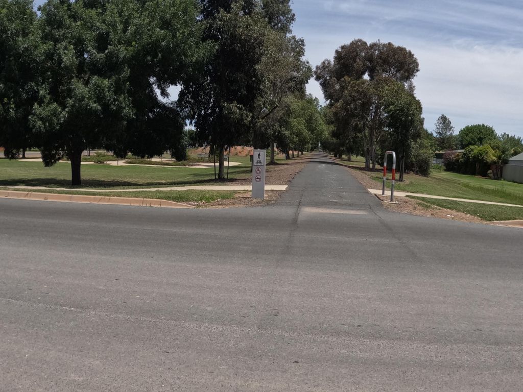 Street view near Steel Street