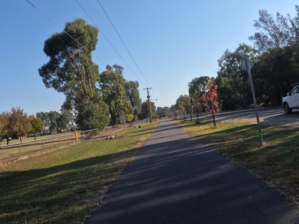 Street view near Wangaratta - Whitfield Road