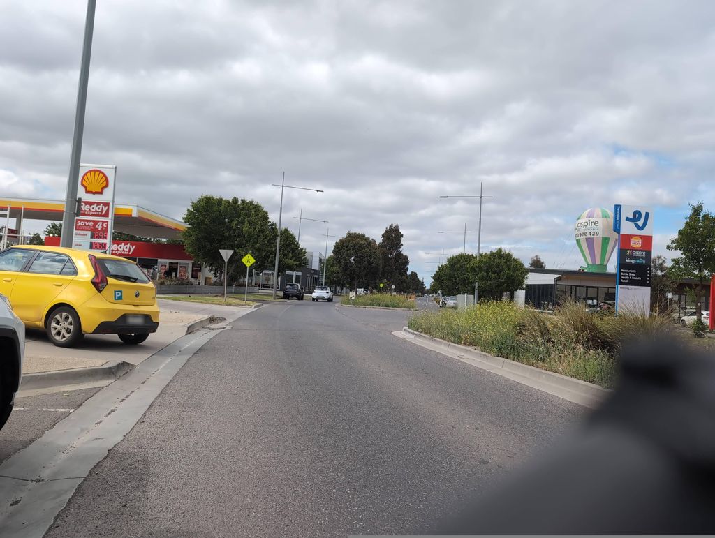 Street view near Edgars Road