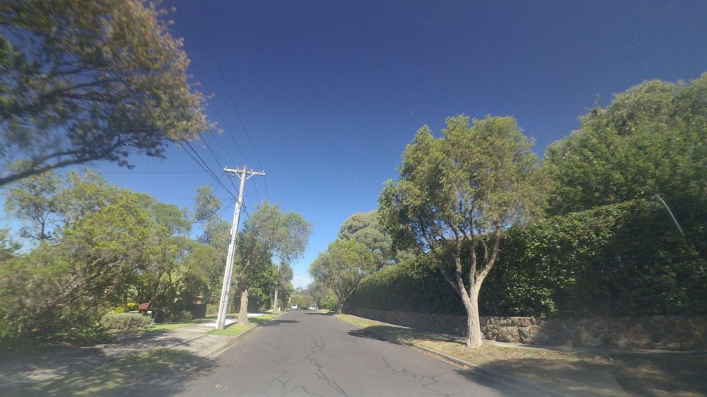 Street view near Highview Crescent
