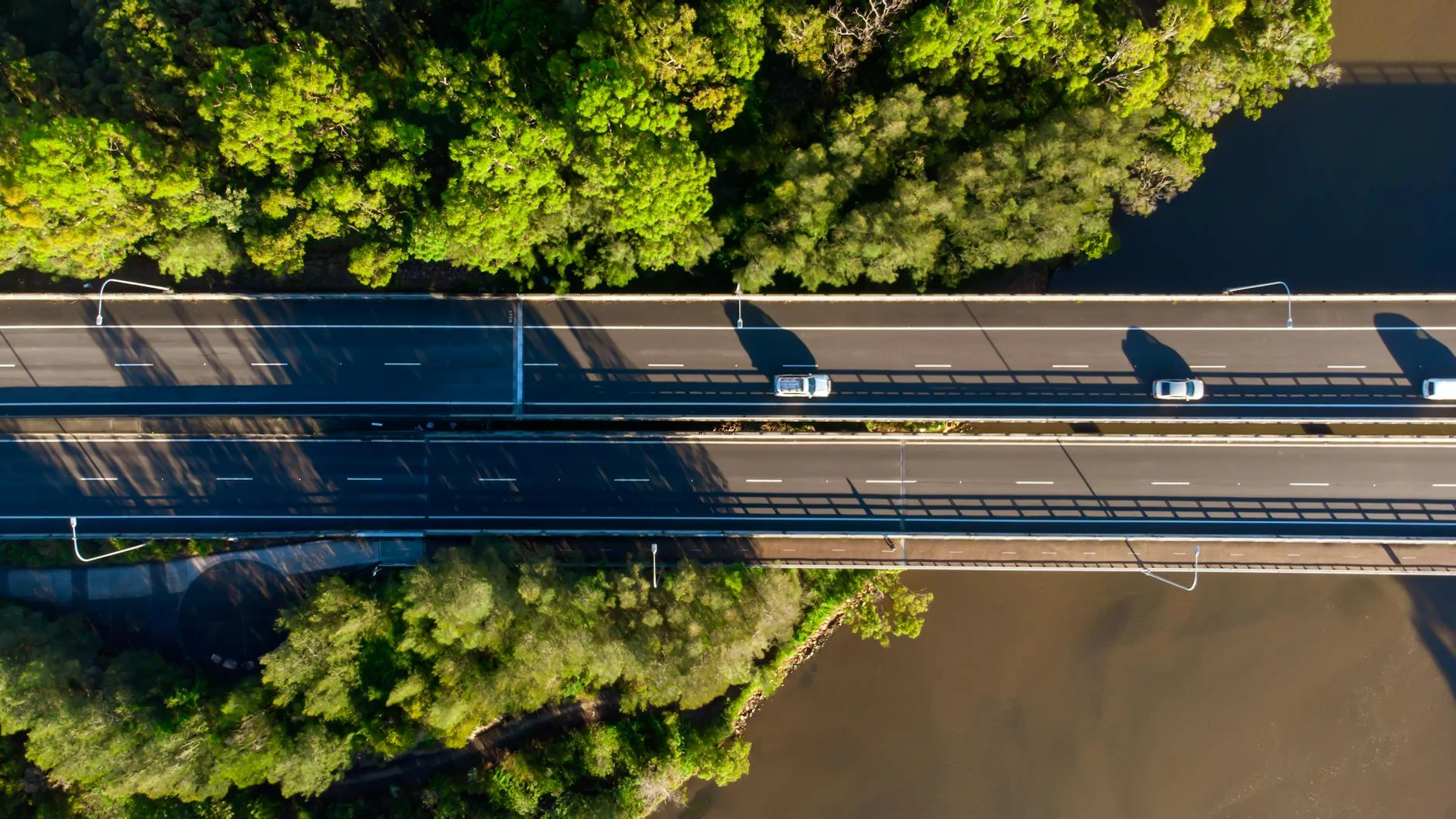 The Hawkesbury River at Brooklyn - halfway along the Old Road