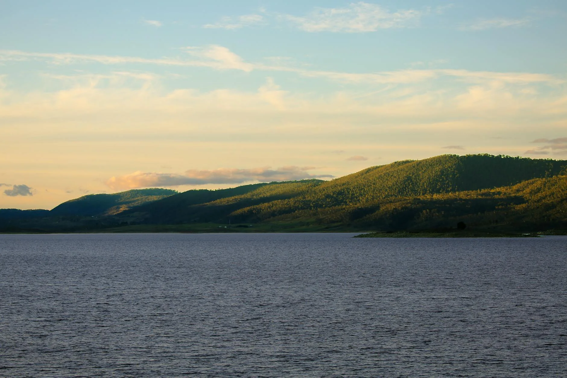 Lake Jindabyne - main service town for the Snowy circuit