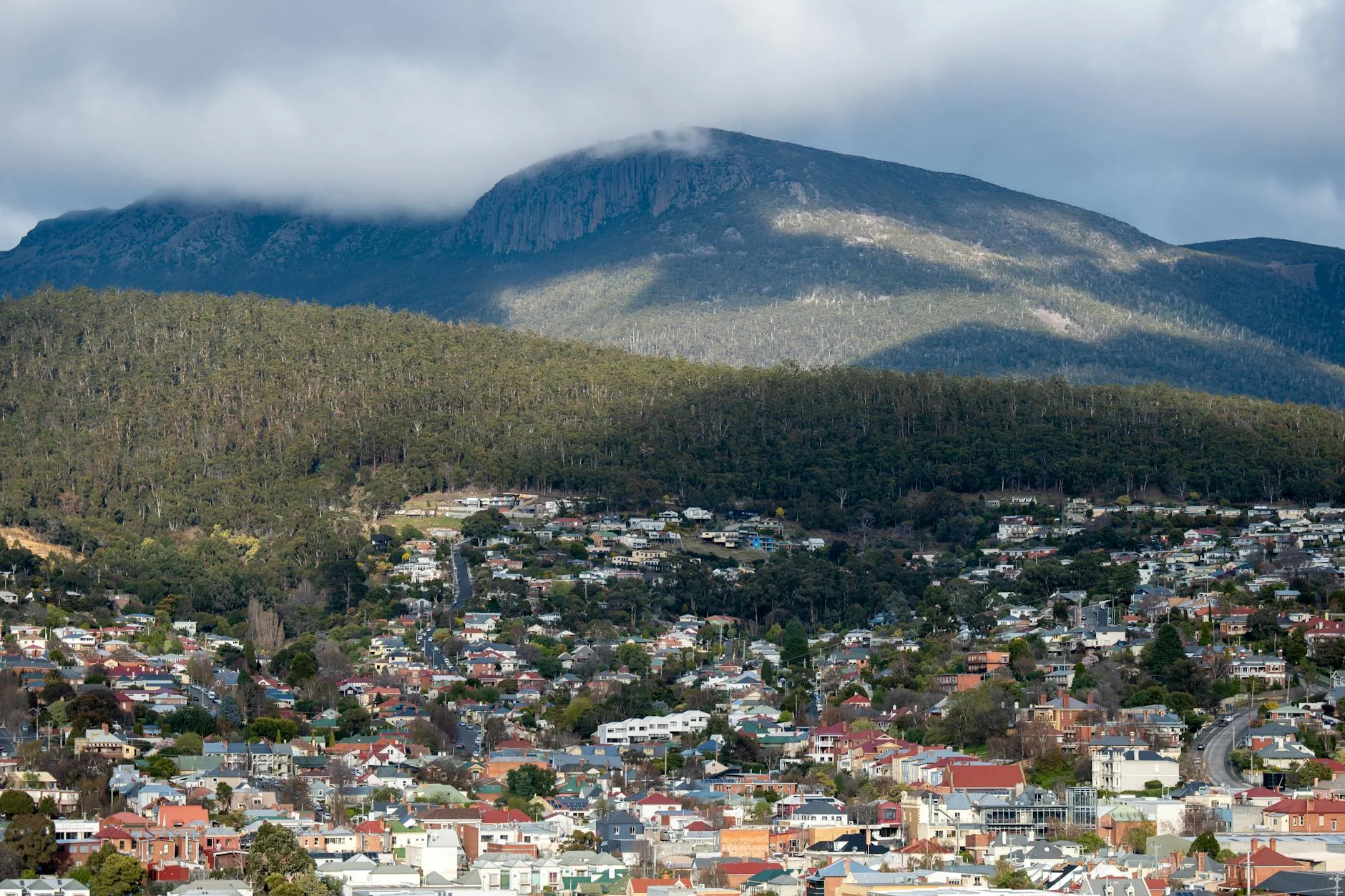 Southern hills driving south of Hobart